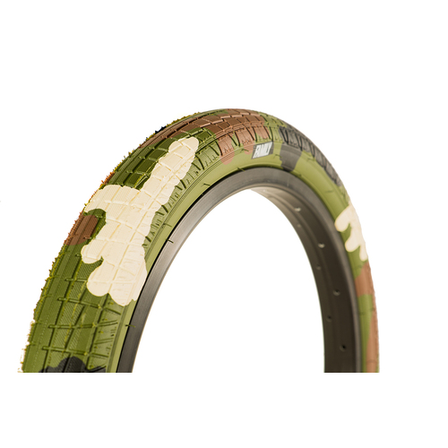 Family F2128 Tyre 18" x 2.1" [Colour: Green Camo]
